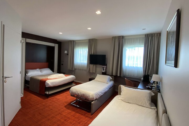 Room 12 of 43