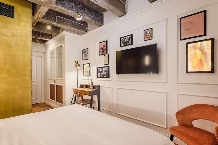 Room 8 of 55