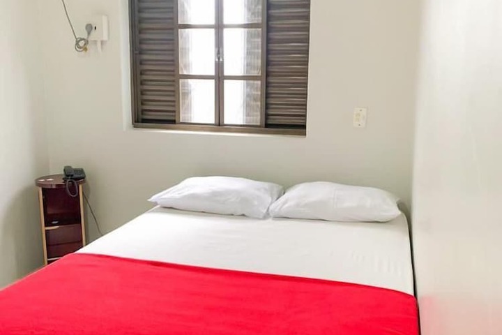 Room 9 of 32