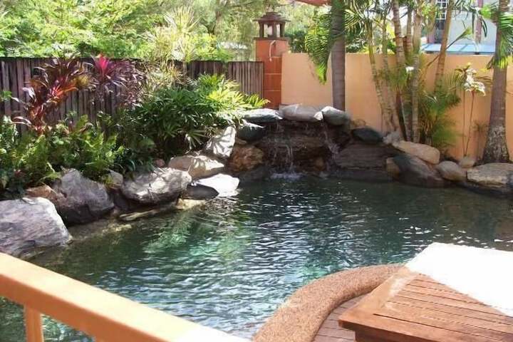 Hotel Pool