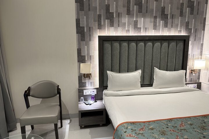 Room 3 of 13