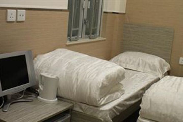 Room 6 of 14