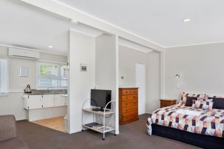 Room 5 of 37
