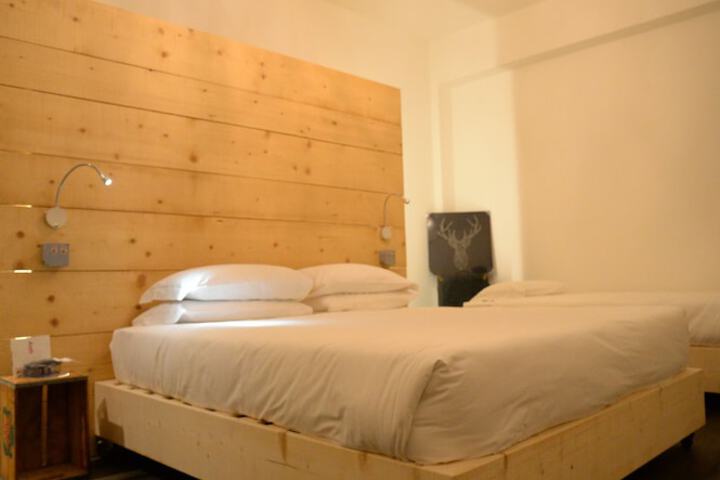 Room 18 of 66