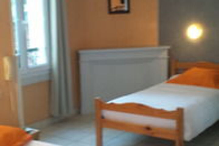 Room 17 of 40