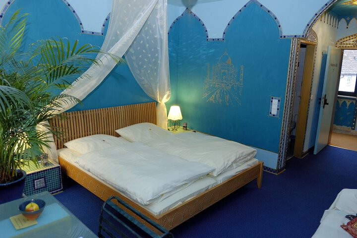 Room 19 of 283