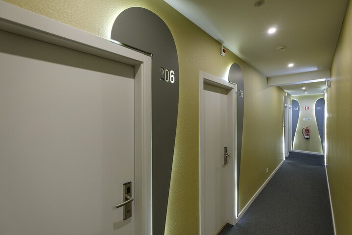 Room 27 of 41