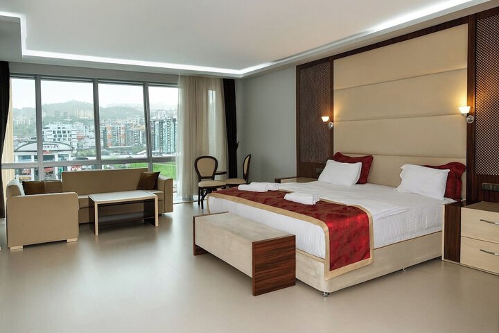 Room 33 of 71