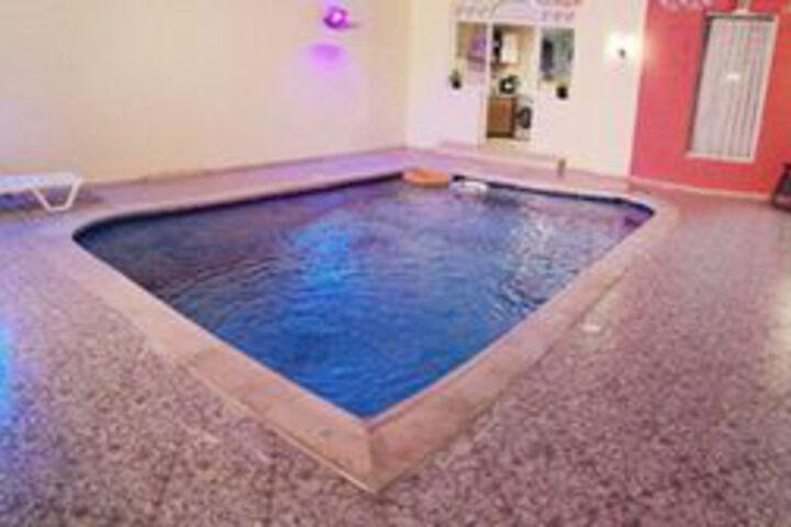 Pool 43 of 94