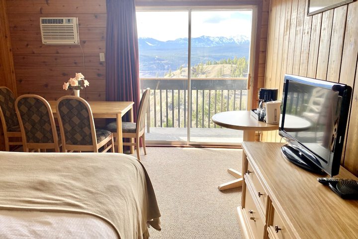 Room 6 of 22