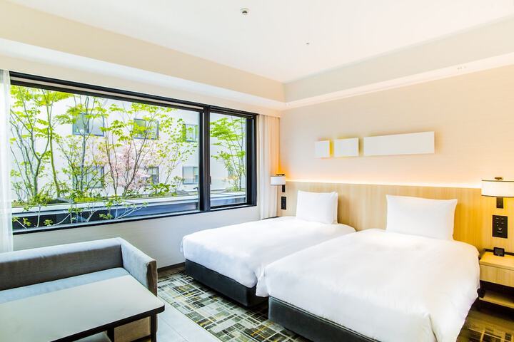Room 32 of 160