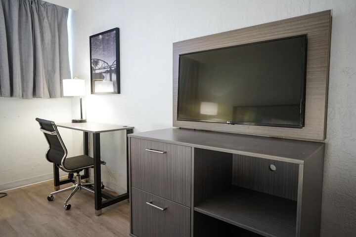 Room 18 of 43