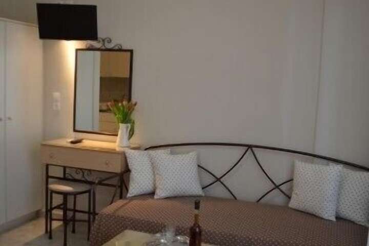 Room 15 of 22