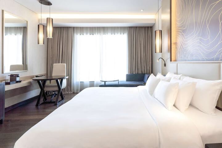 Room 28 of 189