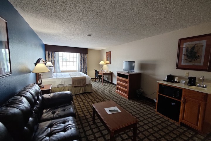 1 King Bed Business Room (24 of 25)