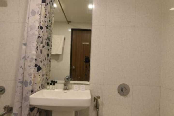 Room 34 of 43