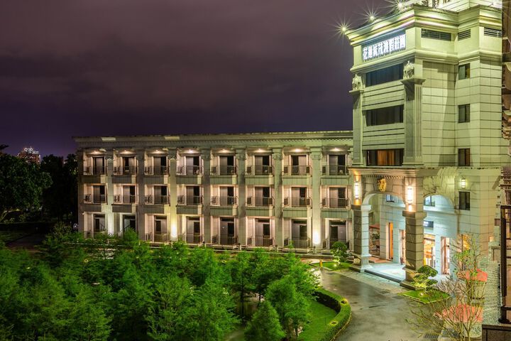 Hotel 52 of 64