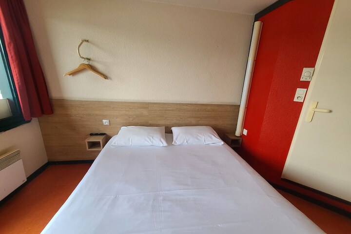Room 8 of 29