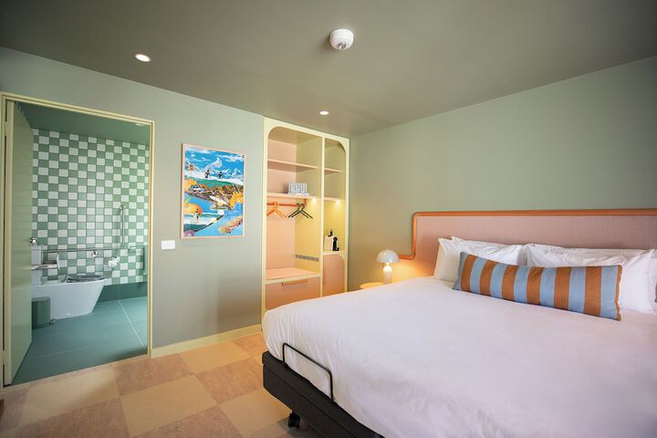 Room 5 of 19