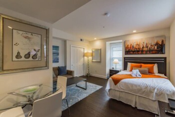115 S 21st - 402