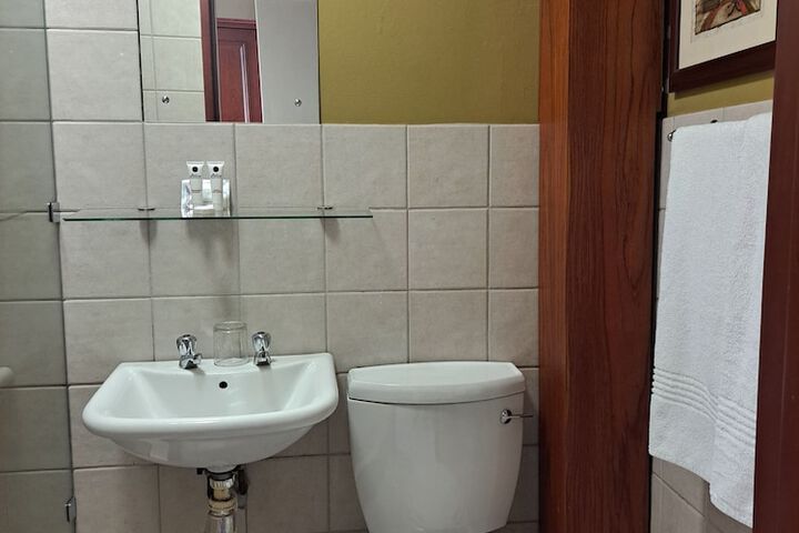 Room 11 of 20