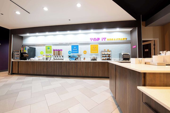 Breakfast/Coffee Service 39 of 45