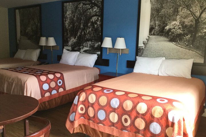 2 Double Beds (1 of 11)
