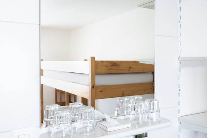 Room 3 of 35