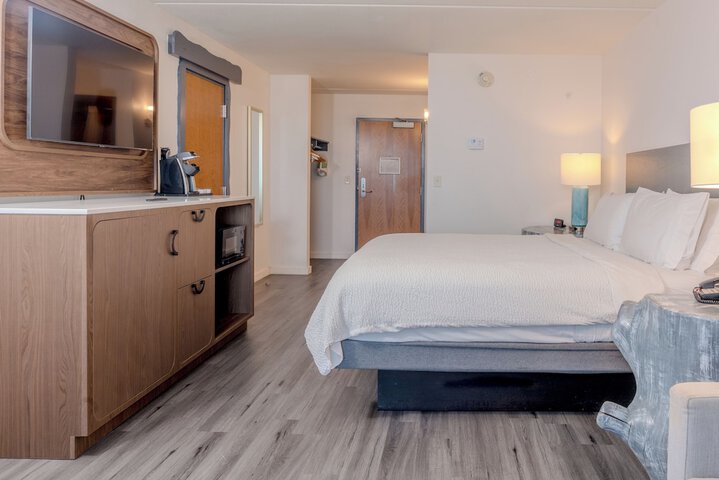 Room 25 of 216