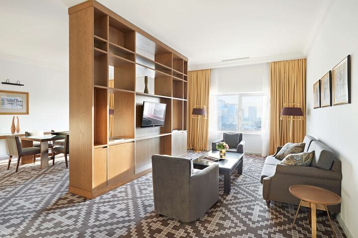 Room 13 of 112
