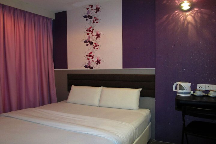 Room 9 of 36