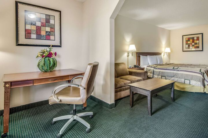 Room 14 of 36