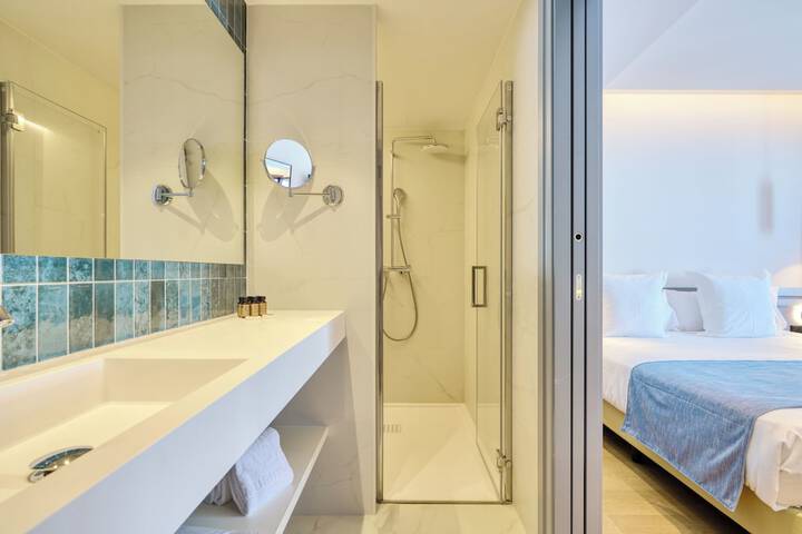 Room 53 of 72