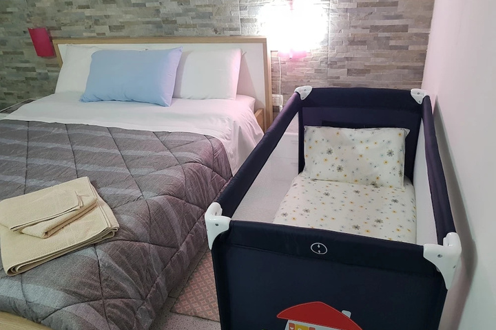Room 5 of 19