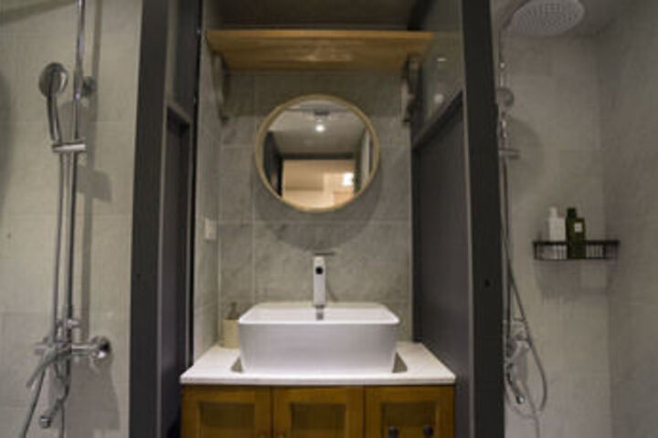 Room 8 of 31
