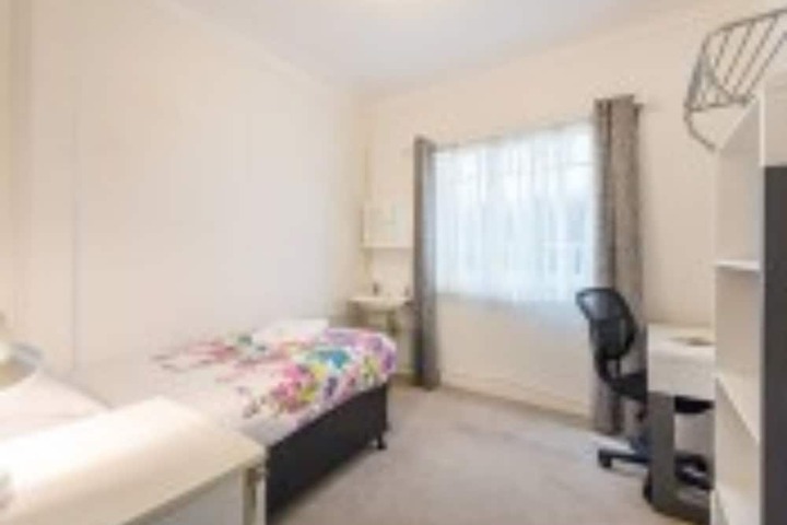 Room 3 of 28