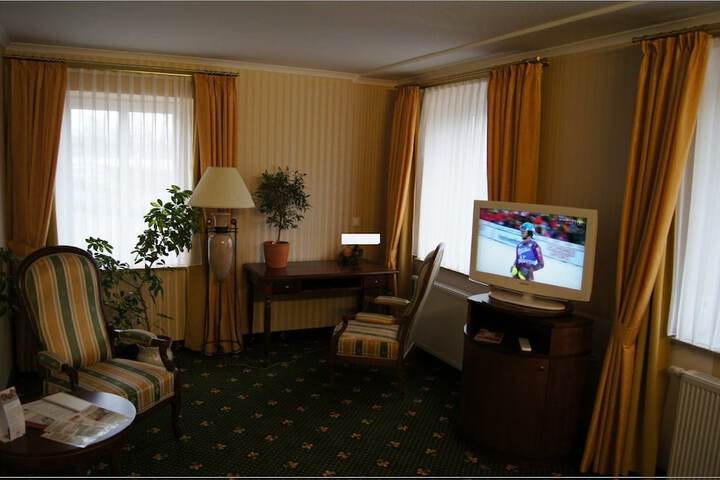Room 9 of 35