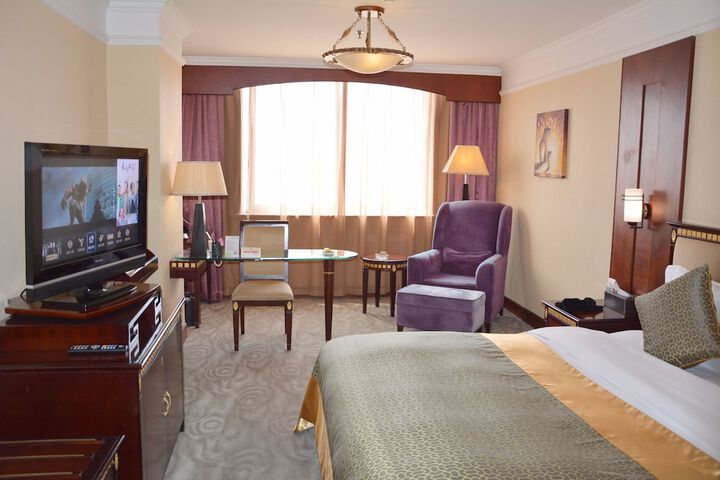 Room 19 of 48