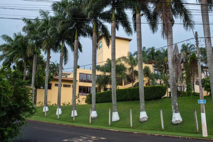 Photo of Hotel Vila das Palmeiras