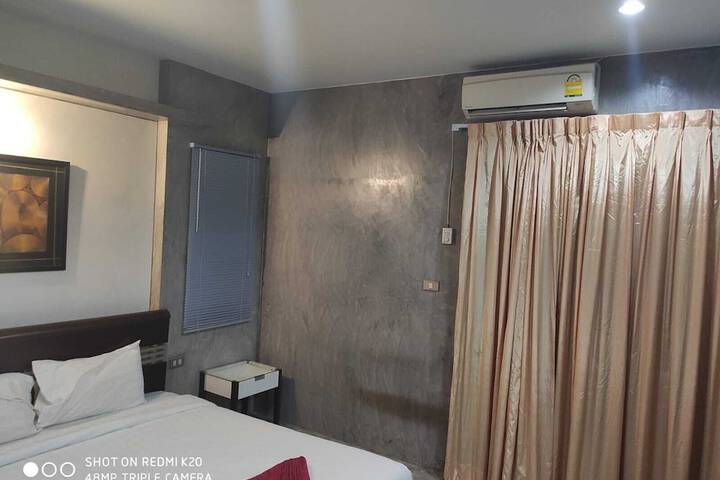 Room 34 of 127