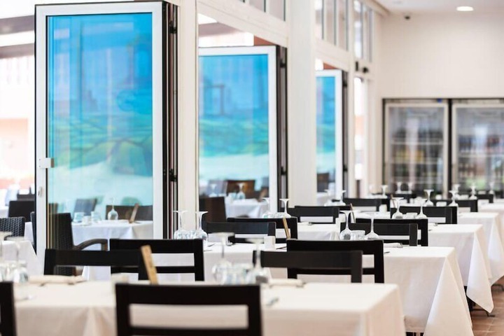 Dining 65 of 109