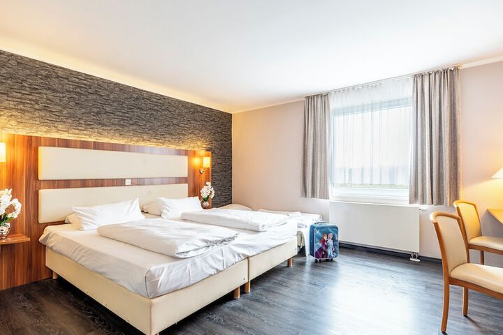 Room 21 of 90