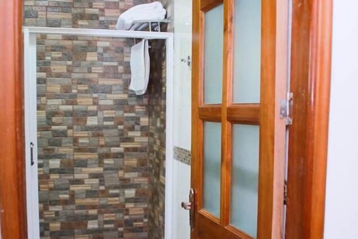 Room 6 of 24