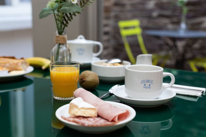 Breakfast/Coffee Service 12 of 17