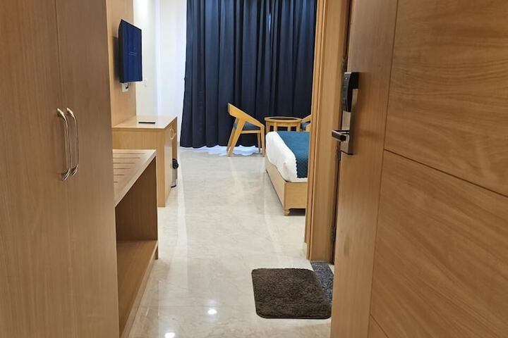 Room 15 of 25