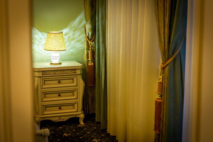 Room 8 of 131
