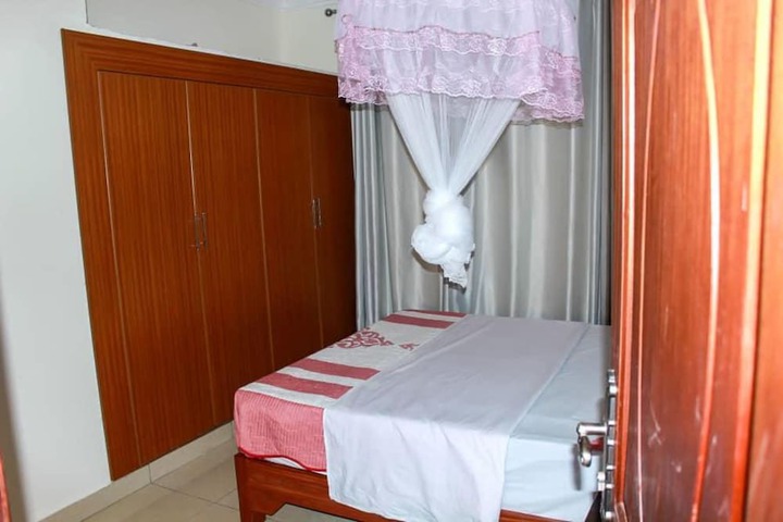 Room 3 of 9