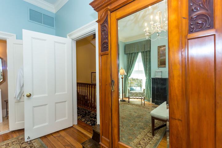 Room 46 of 158
