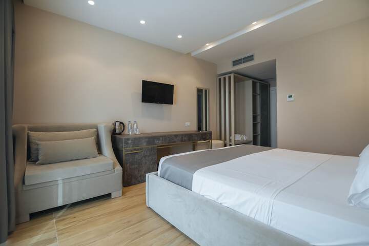 Room 8 of 54