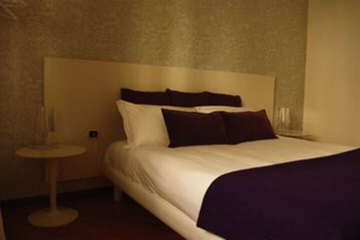 Room 12 of 32